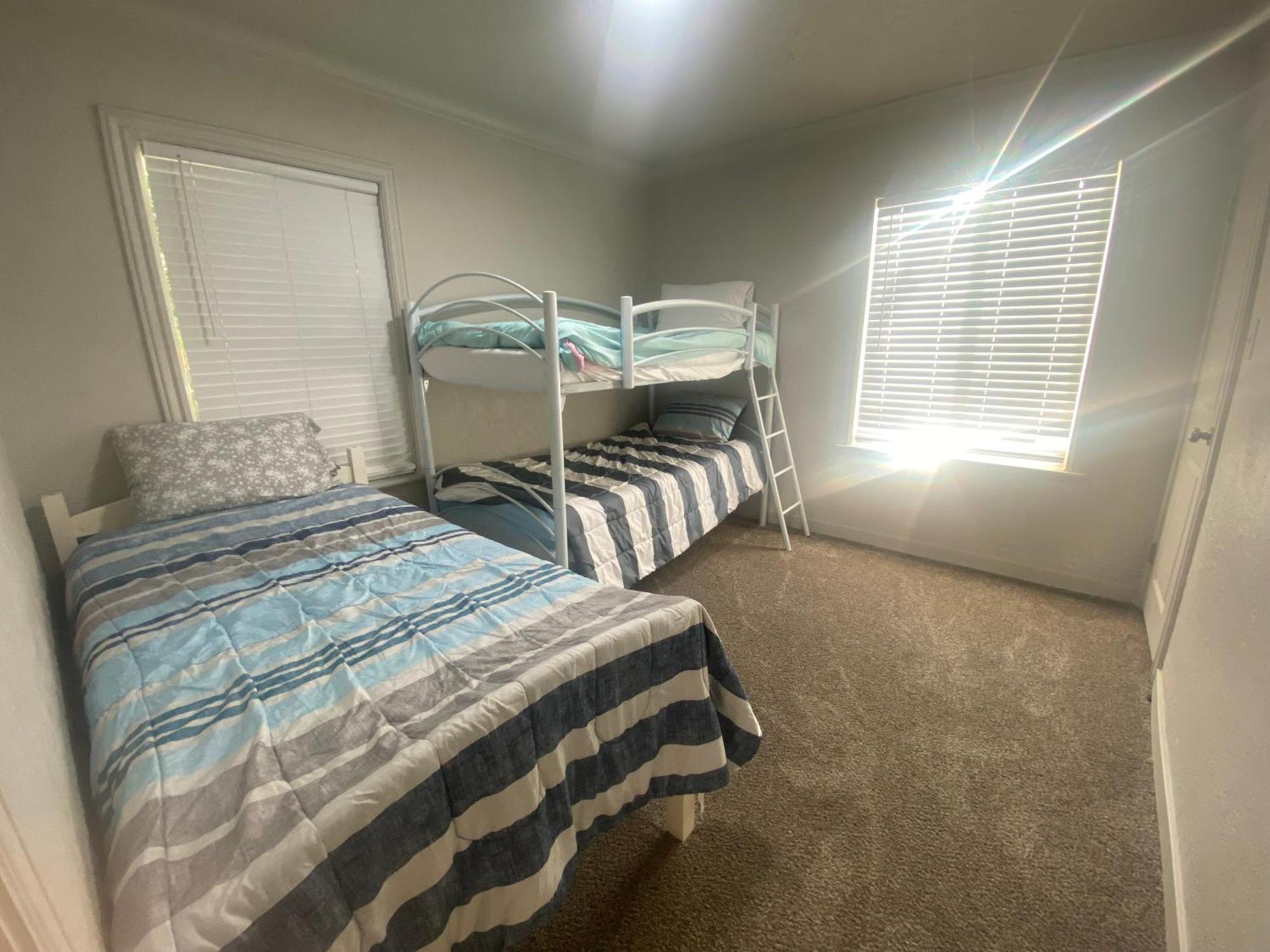 Cute Entire Small House With Large Yard! Pets Welcome! West Valley City Exterior foto